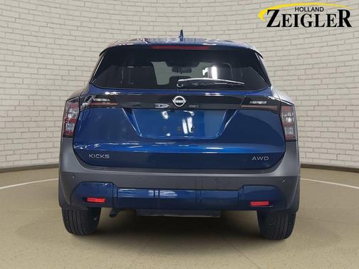 2025 Nissan Kicks SV