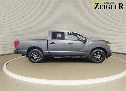 2024 Nissan Titan SV