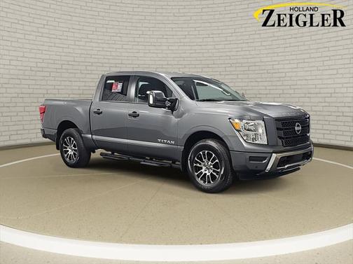 2024 Nissan Titan SV