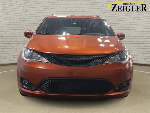 2018 Chrysler Pacifica Touring-L