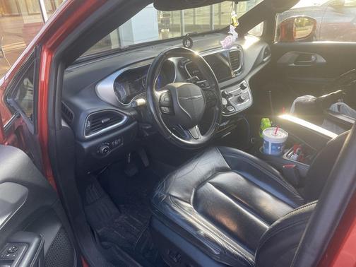 2018 Chrysler Pacifica Touring-L