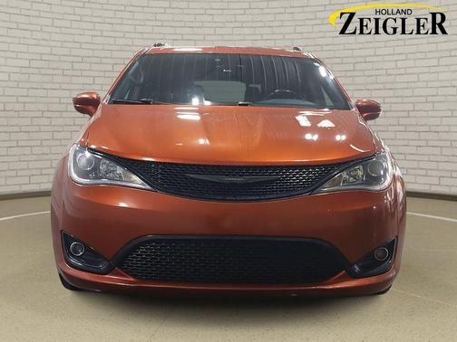 2018 Chrysler Pacifica Touring-L