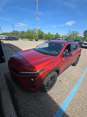 Cayenne Orange Metallic 2024 Chevrolet Trax FWD ACTIV
