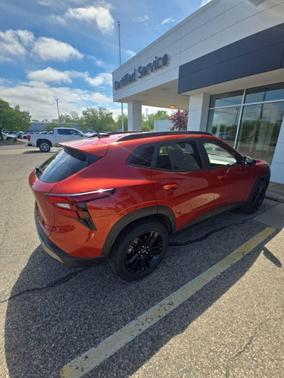 Cayenne Orange Metallic 2024 Chevrolet Trax FWD ACTIV