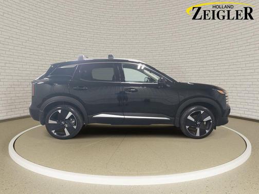 Super Black 2026 Nissan Kicks SR