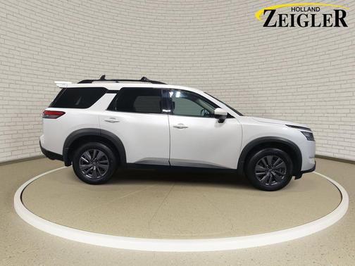 2024 Nissan Pathfinder SV 4WD