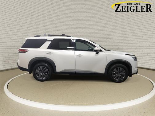 2024 Nissan Pathfinder SV 4WD