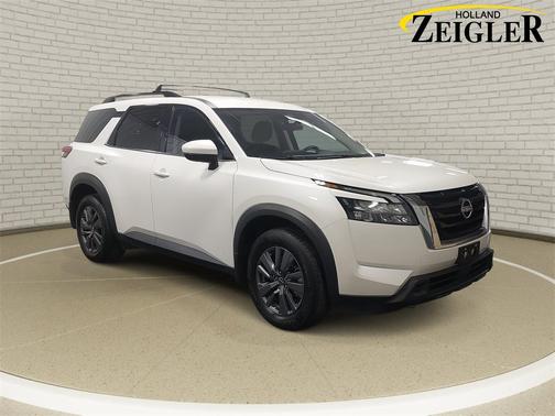 2024 Nissan Pathfinder SV 4WD