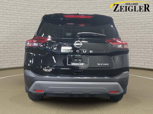 Super Black 2023 Nissan Rogue SV