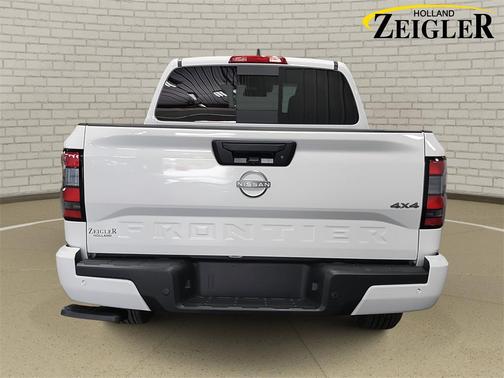 2025 Nissan Frontier SV