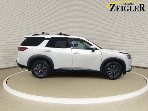 2023 Nissan Pathfinder SV 4WD