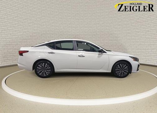 Glacier White 2025 Nissan Altima 2.5 SV