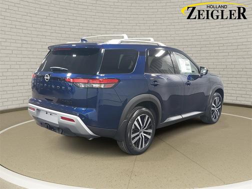2025 Nissan Pathfinder Platinum 4WD