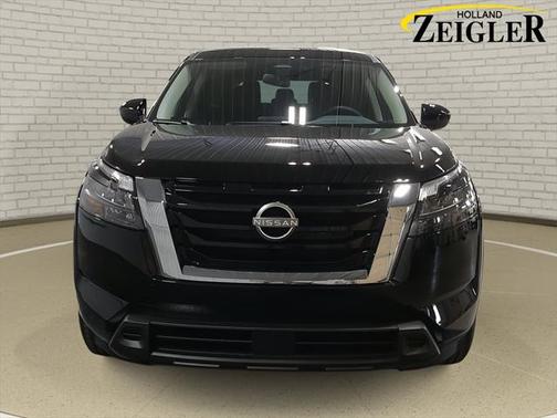 2025 Nissan Pathfinder S 4WD