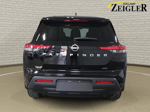 2025 Nissan Pathfinder S 4WD