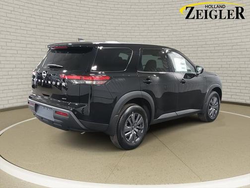 2025 Nissan Pathfinder S 4WD