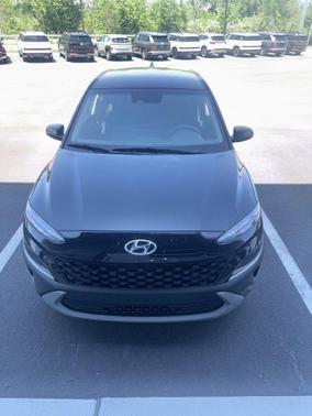Ultra Black Pearl 2022 Hyundai KONA SE