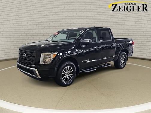 2023 Nissan Titan SV