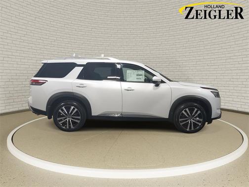 2025 Nissan Pathfinder Platinum 4WD