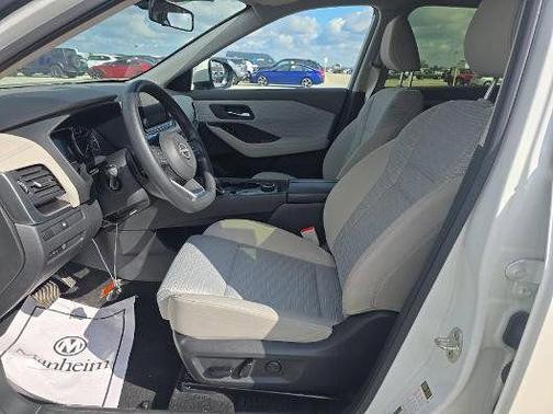 Pearl White Tricoat 2023 Nissan Rogue SV