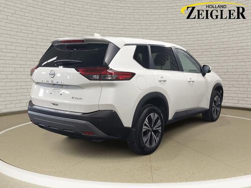 Pearl White Tricoat 2023 Nissan Rogue SV