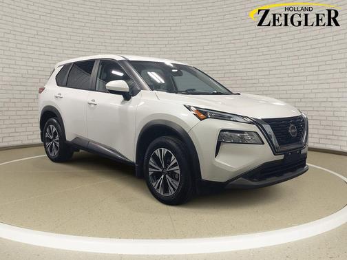 Pearl White Tricoat 2023 Nissan Rogue SV