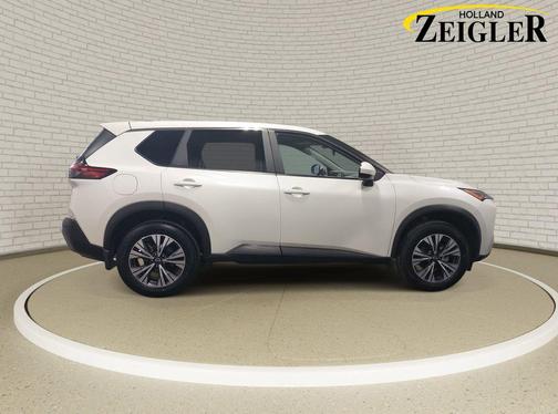 Pearl White Tricoat 2023 Nissan Rogue SV
