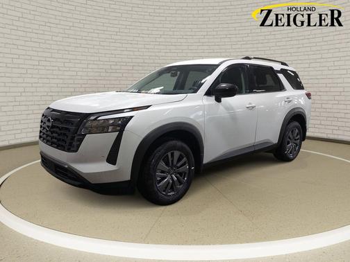 Everest White Pearl Tricoat 2026 Nissan Pathfinder SV
