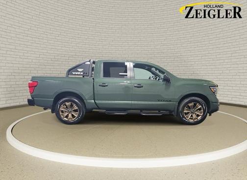 2024 Nissan Titan SV