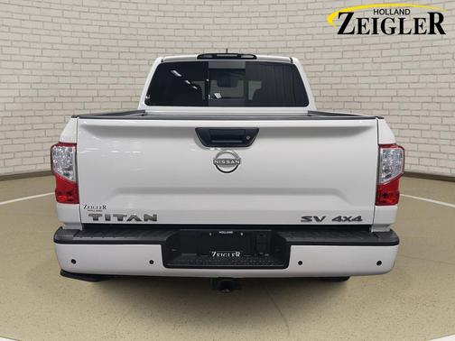 2024 Nissan Titan SV