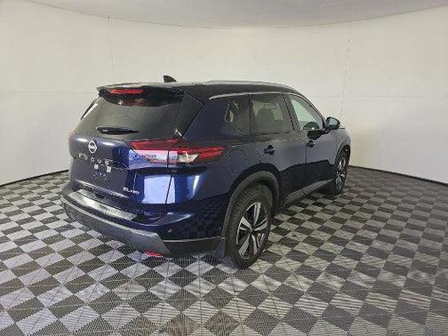 Deep Ocean Blue Pearl/Super Black 2024 Nissan Rogue SL
