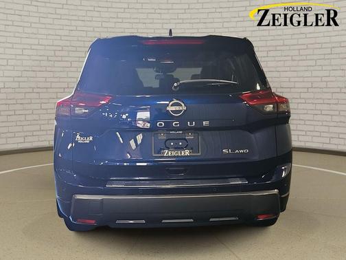 Deep Ocean Blue Pearl/Super Black 2024 Nissan Rogue SL