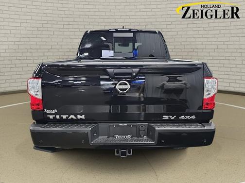 2024 Nissan Titan SV