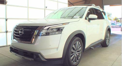 2023 Nissan Pathfinder SL 4WD