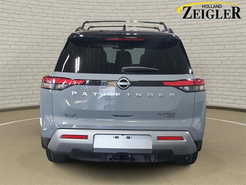 2025 Nissan Pathfinder Platinum 4WD