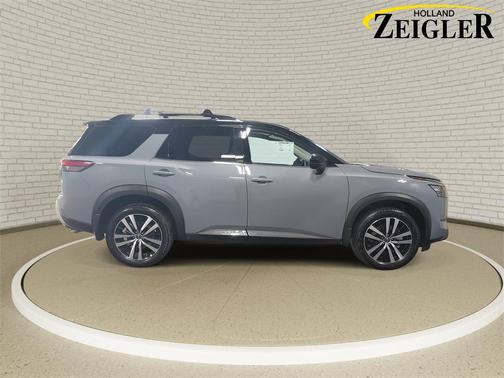 2025 Nissan Pathfinder Platinum 4WD