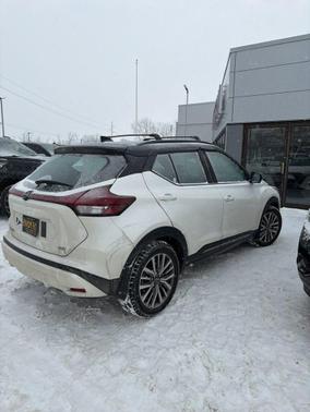 2023 Nissan Kicks SR