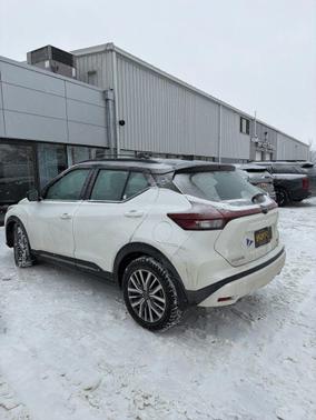 2023 Nissan Kicks SR