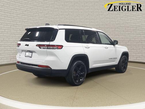 Bright White Clearcoat 2023 Jeep Grand Cherokee L Altitude