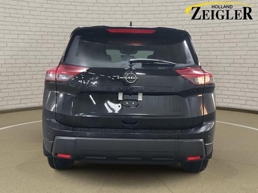 Super Black 2026 Nissan Rogue Dark Armor