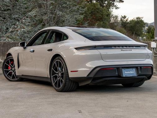 2022 Porsche Taycan 4S