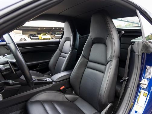 2022 Porsche 911 Carrera GTS