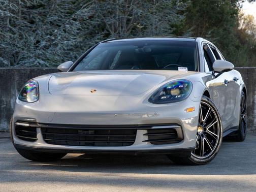 2018 Porsche Panamera 4