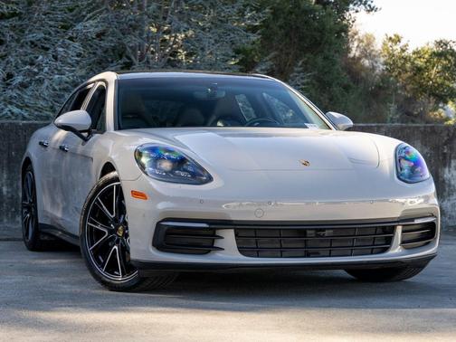 2018 Porsche Panamera 4