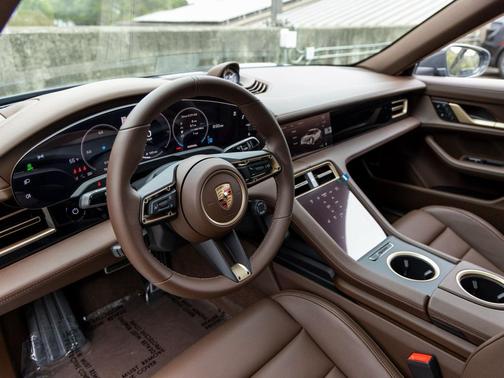 2025 Porsche Taycan 4