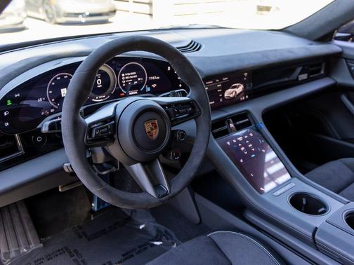 2025 Porsche Taycan Turbo GT w/Weissach Package