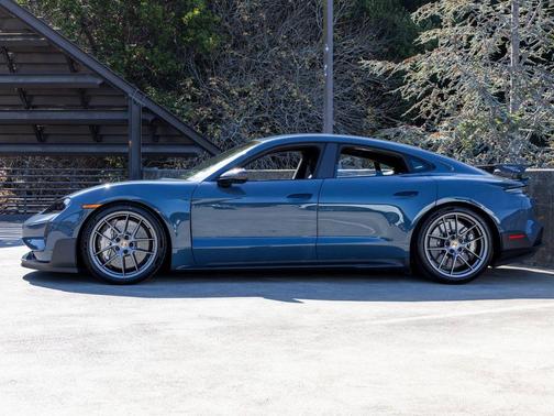 2025 Porsche Taycan Turbo GT w/Weissach Package