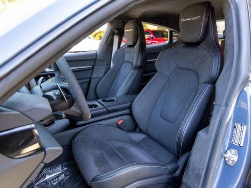 2025 Porsche Taycan Turbo GT w/Weissach Package