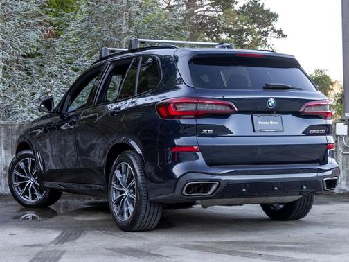 2022 BMW X5 M50i