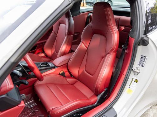 2024 Porsche 911 Targa 4 GTS